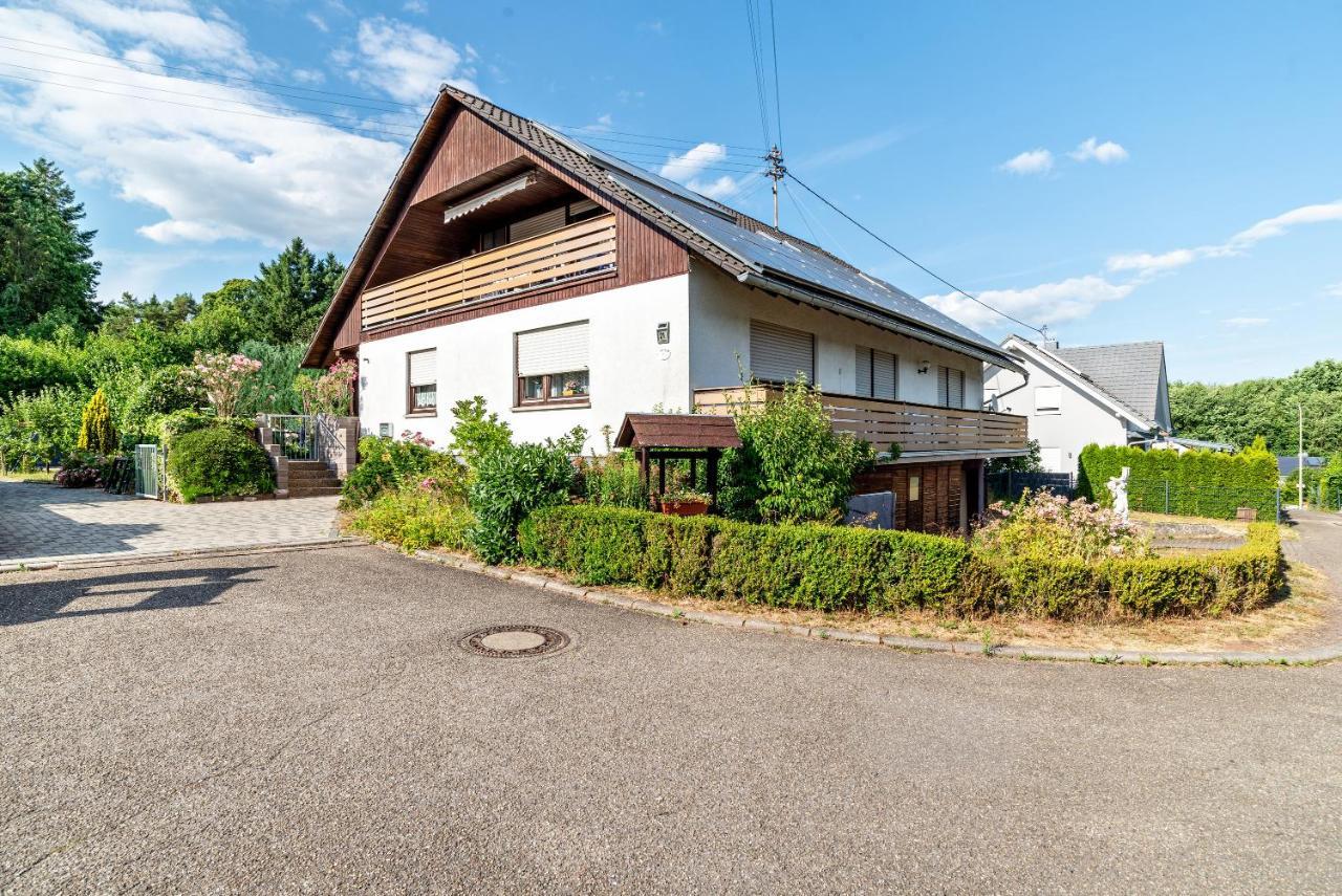 Haus Guenter Und Valeria Lägenhet Gossersweiler-Stein Exteriör bild